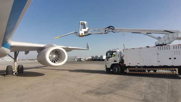 机场除霜车吊舱智能避障系统(图1) 机场除霜车吊舱智能避障系统(图1)